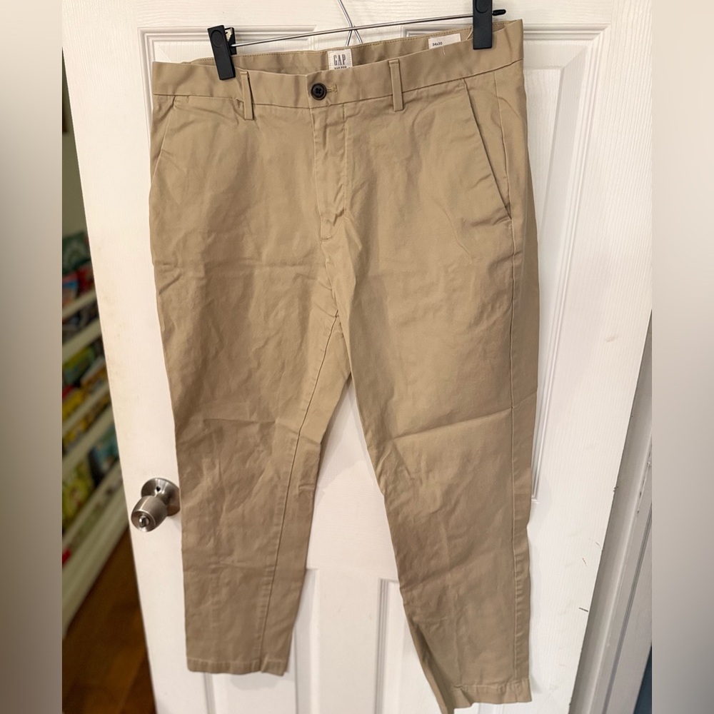 GAP Men's Khaki Chino Pants